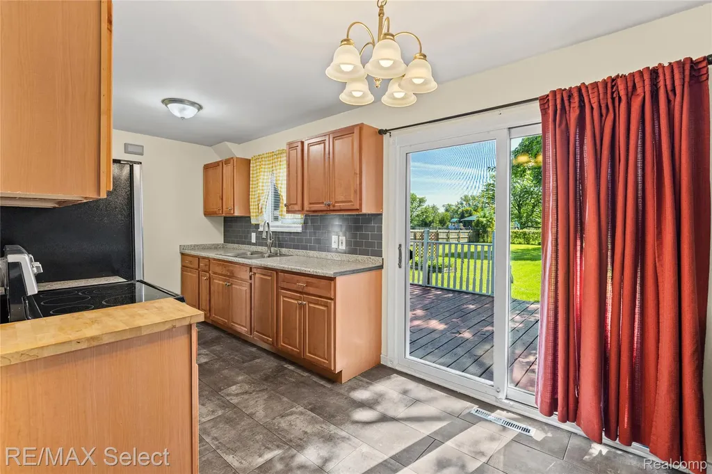 4075 Bristolwood Drive Flint Charter Township MI 48507