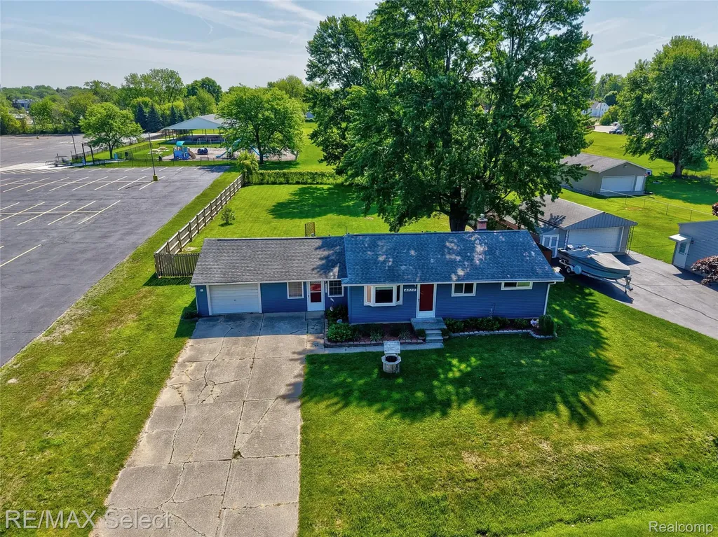 4075 Bristolwood Drive Flint Charter Township MI 48507