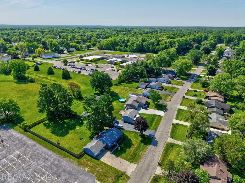 4075 Bristolwood Drive Flint Charter Township MI 48507