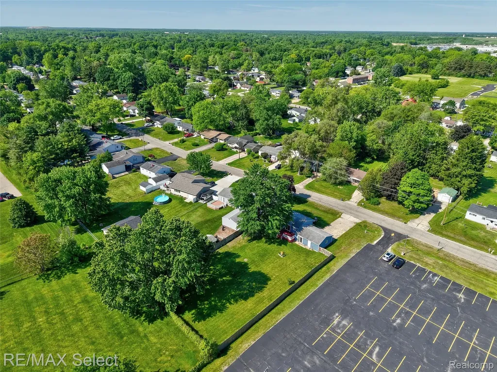 4075 Bristolwood Drive Flint Charter Township MI 48507