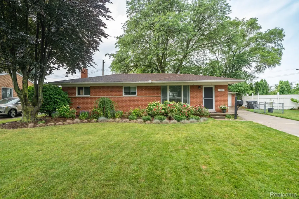 13961 Lyons Street Livonia City MI 48154