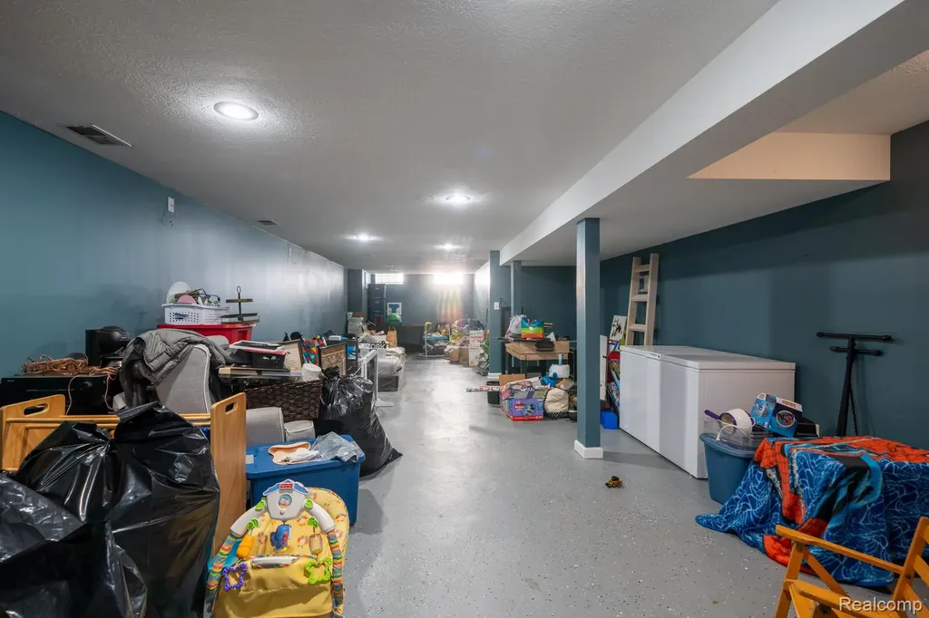 13961 Lyons Street Livonia City MI 48154