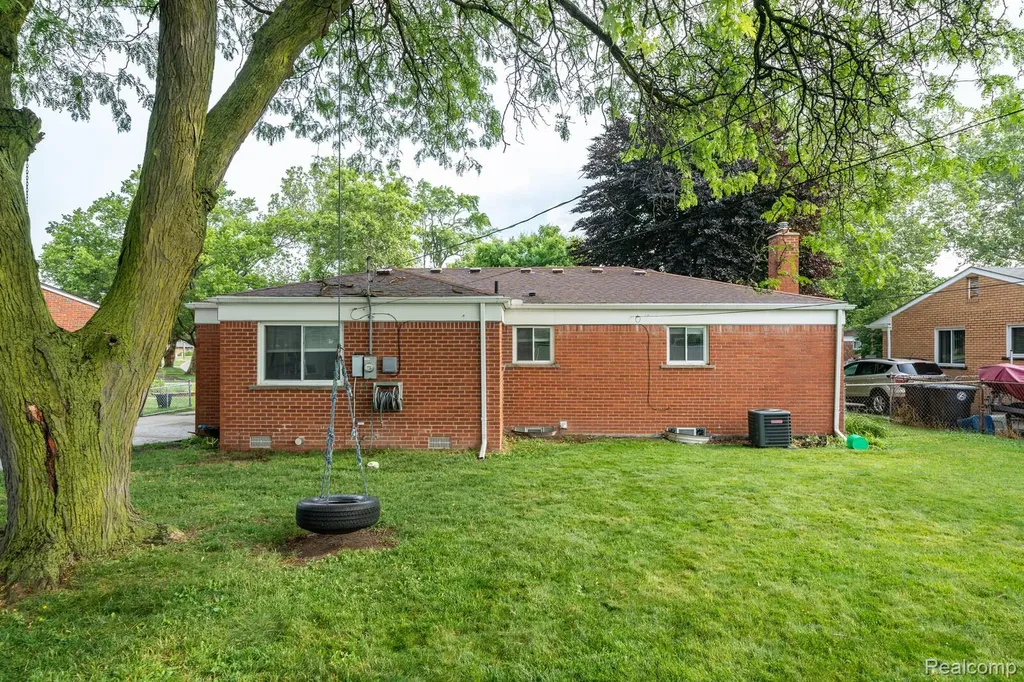 13961 Lyons Street Livonia City MI 48154