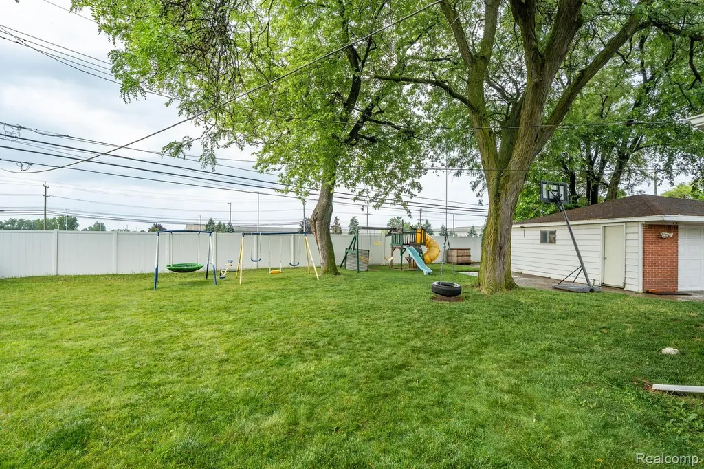 13961 Lyons Street Livonia City MI 48154