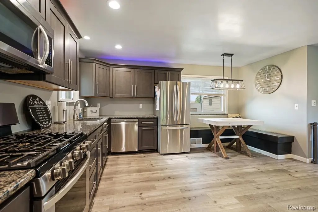 13961 Lyons Street Livonia City MI 48154