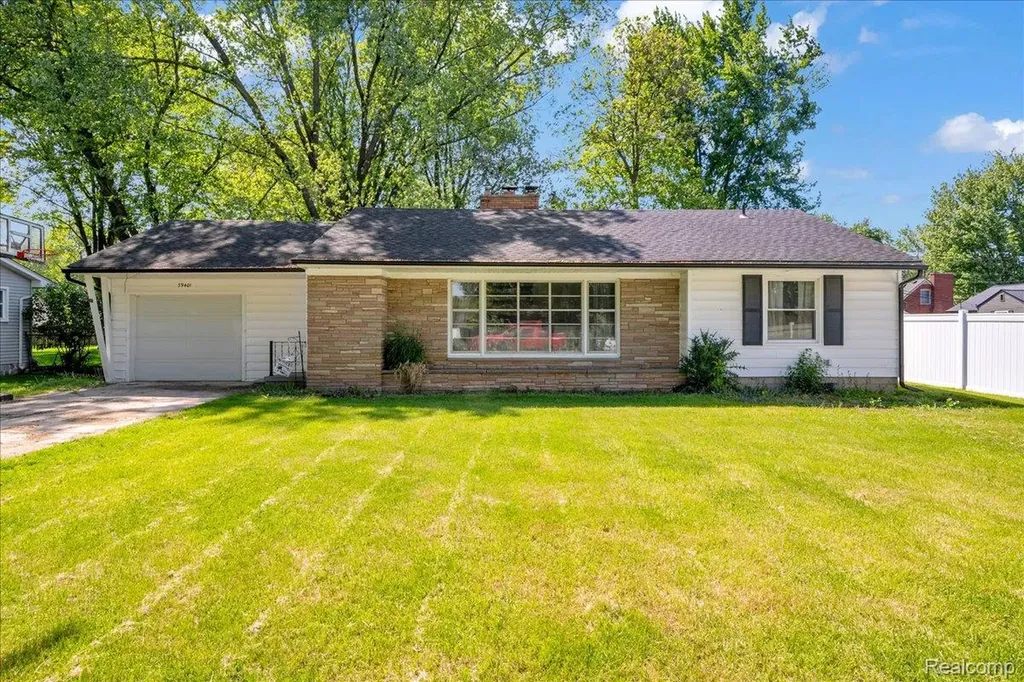 39401 Long Street Harrison Charter Township MI 48045