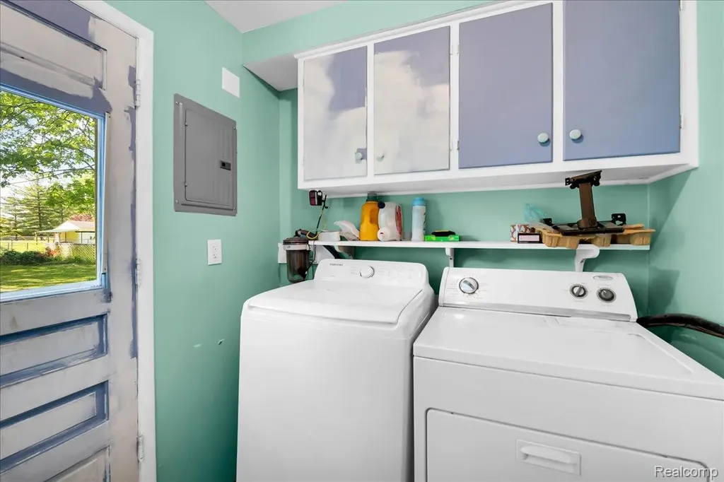 39401 Long Street Harrison Charter Township MI 48045