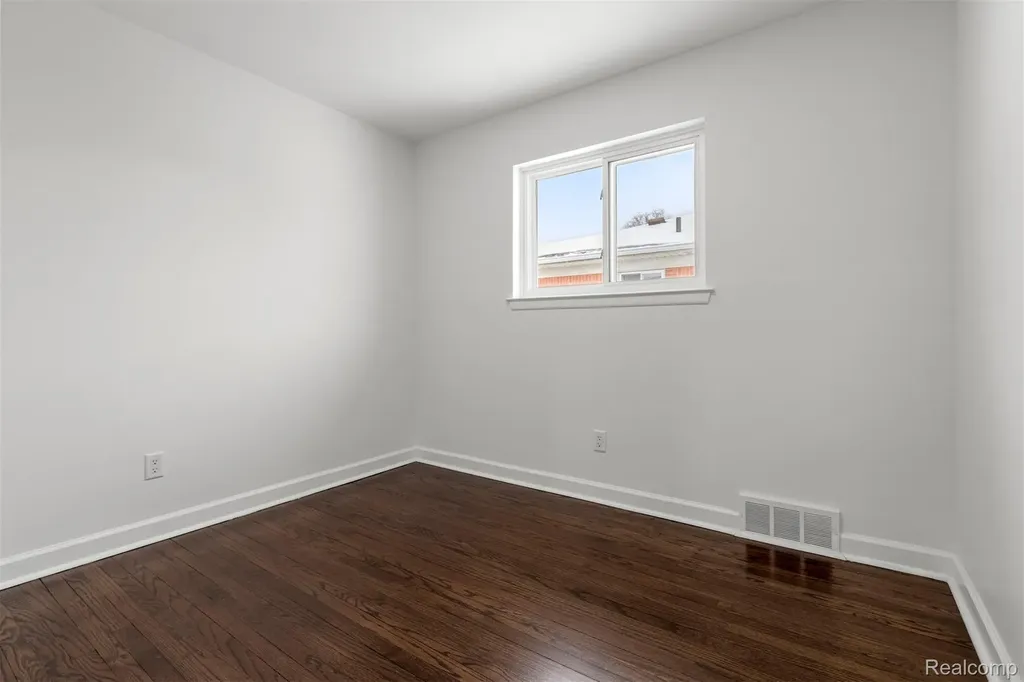 8932 Wormer Redford Charter Township MI 48239