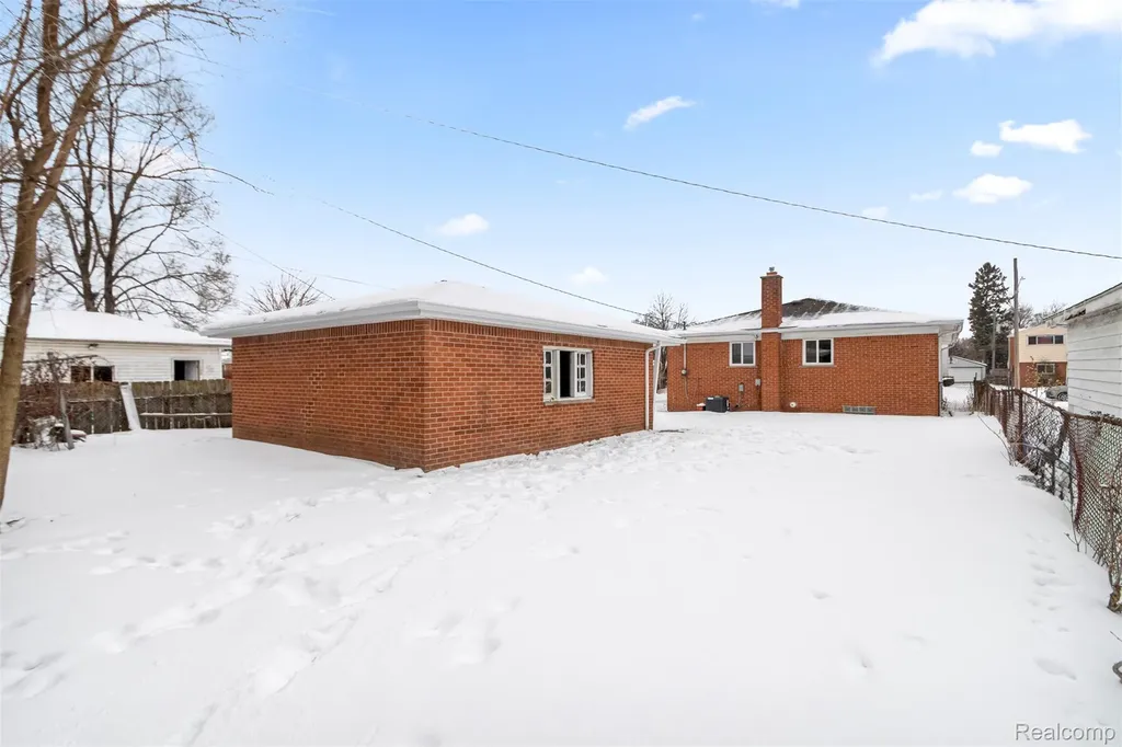 8932 Wormer Redford Charter Township MI 48239
