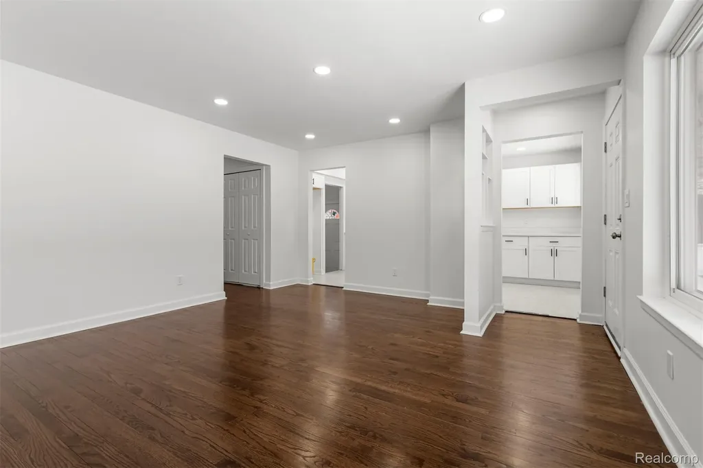 8932 Wormer Redford Charter Township MI 48239