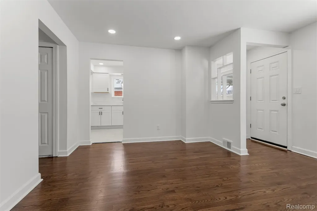 8932 Wormer Redford Charter Township MI 48239