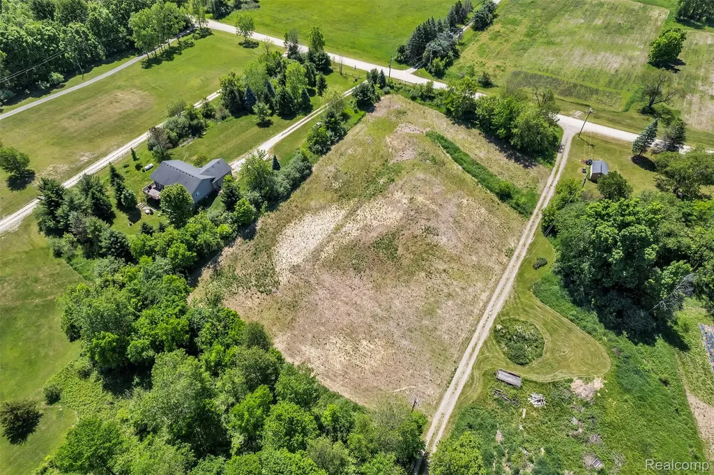 VL-000 Charles Huff Road Howell City MI 48855