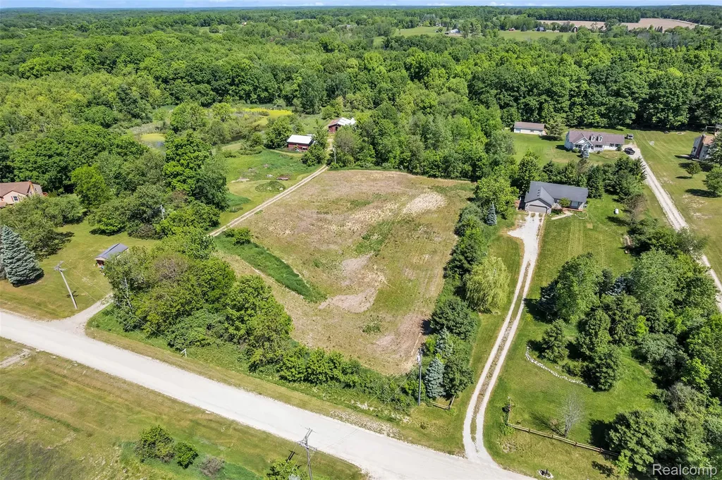 VL-000 Charles Huff Road Howell City MI 48855