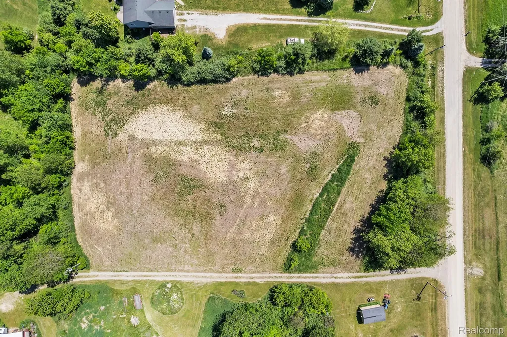 VL-000 Charles Huff Road Howell City MI 48855