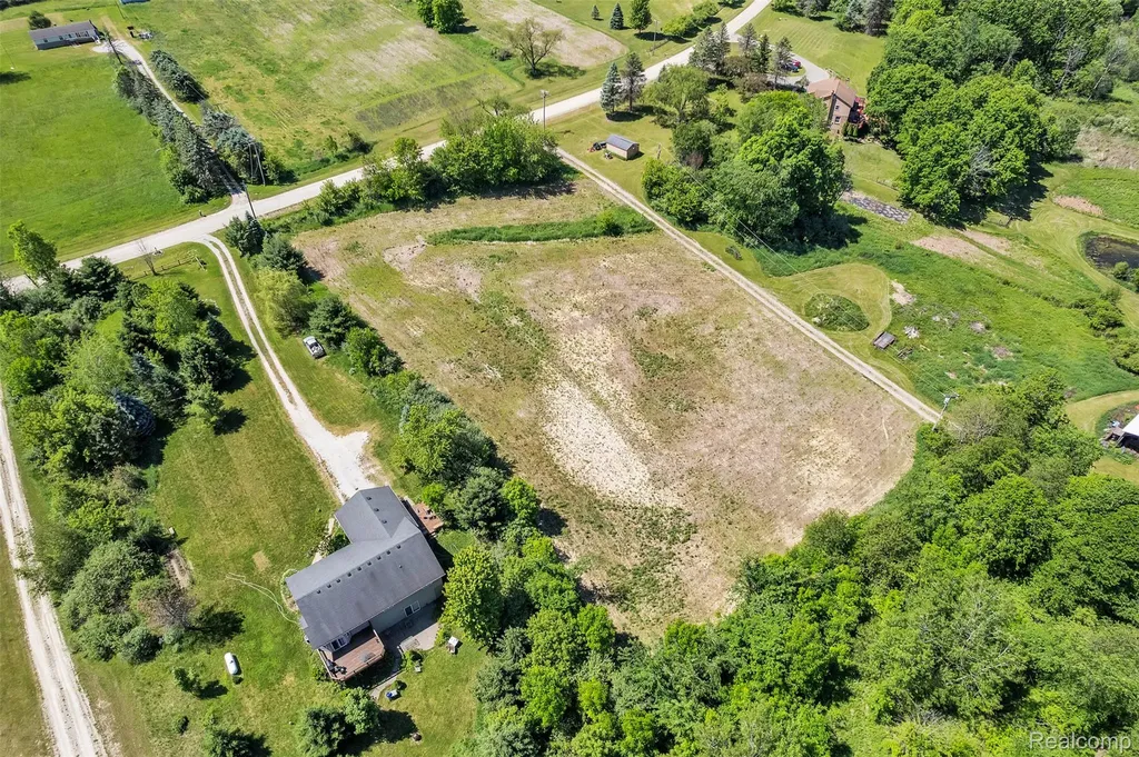 VL-000 Charles Huff Road Howell City MI 48855