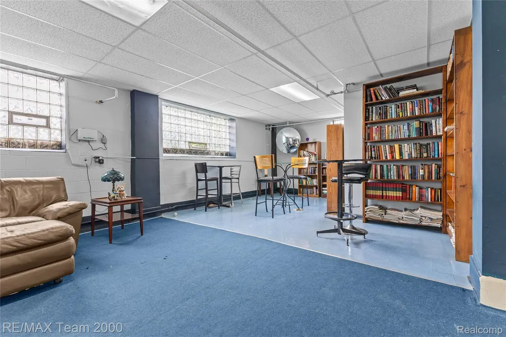 8120 E Jefferson Avenue Detroit City MI 48214