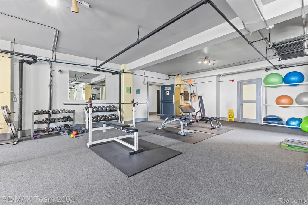 8120 E Jefferson Avenue Detroit City MI 48214