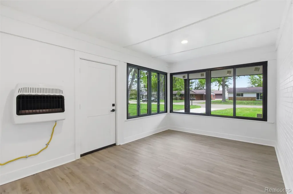 2483 Walce Drive West Bloomfield Charter Township MI 48324