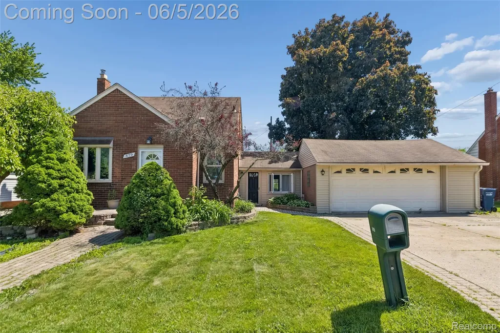 679 Moran Avenue Lincoln Park City MI 48146