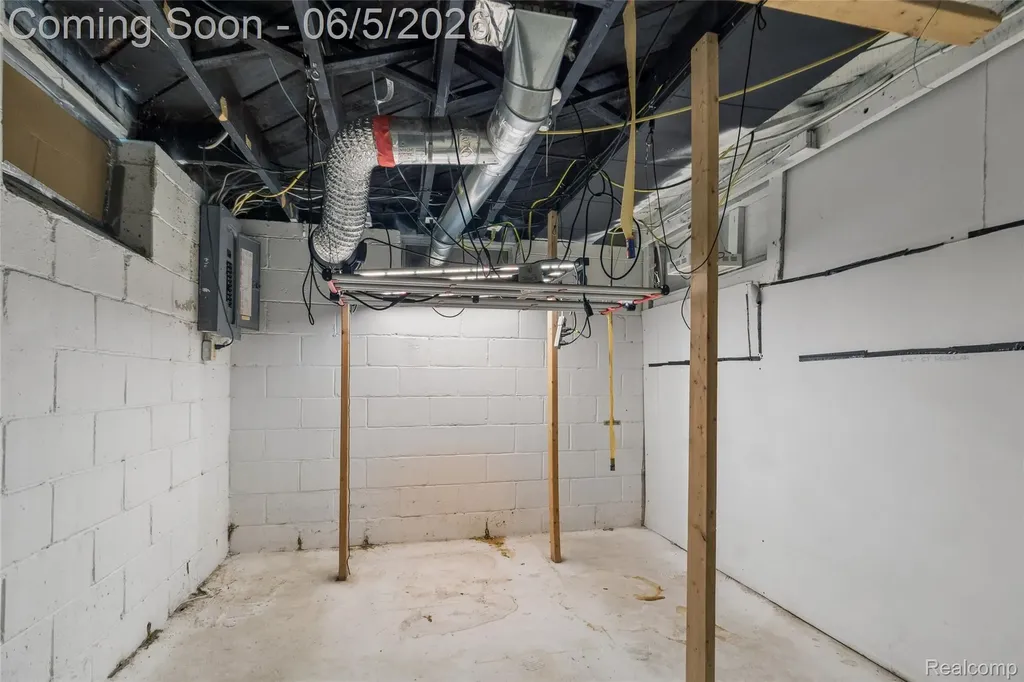 679 Moran Avenue Lincoln Park City MI 48146