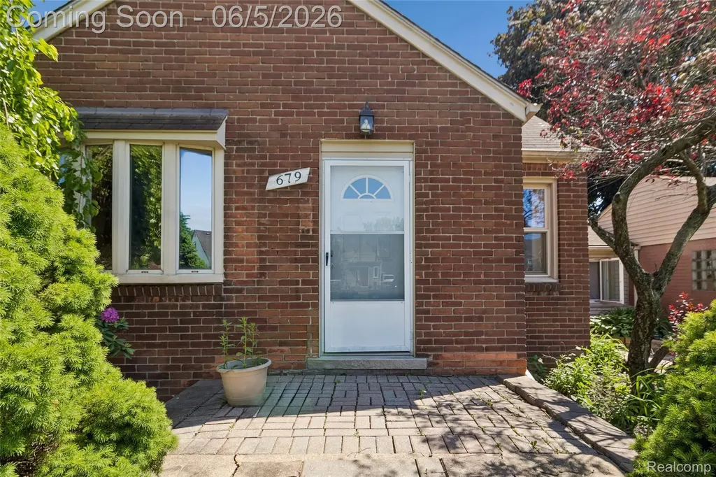 679 Moran Avenue Lincoln Park City MI 48146