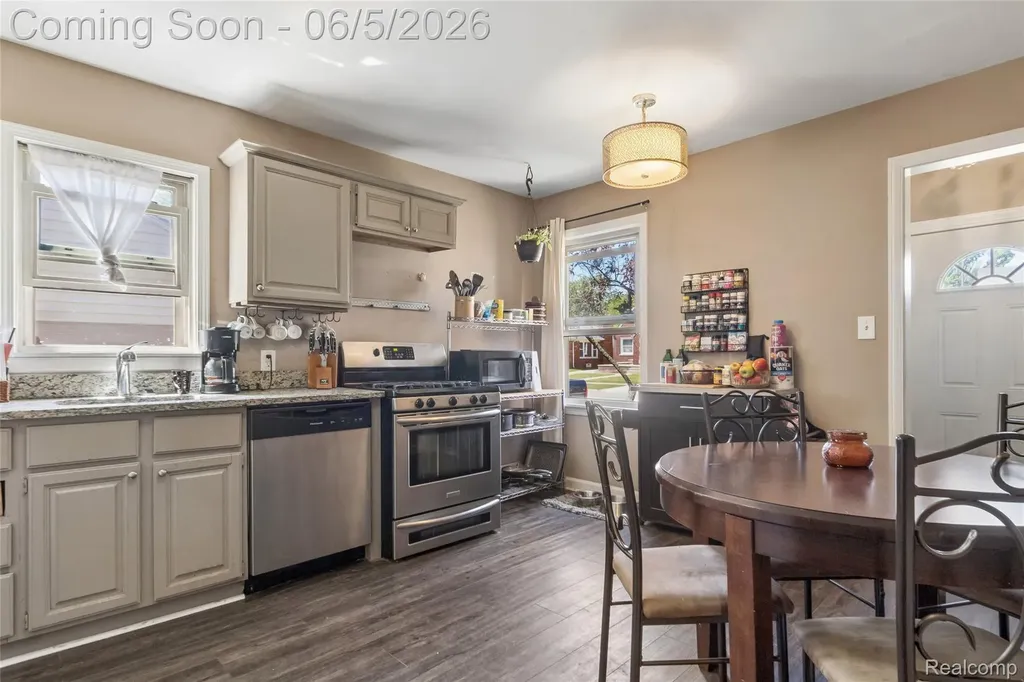 679 Moran Avenue Lincoln Park City MI 48146