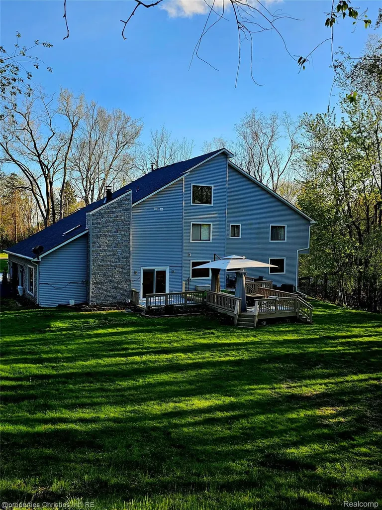 1830 Lone Pine Road Bloomfield Hills City MI 48302