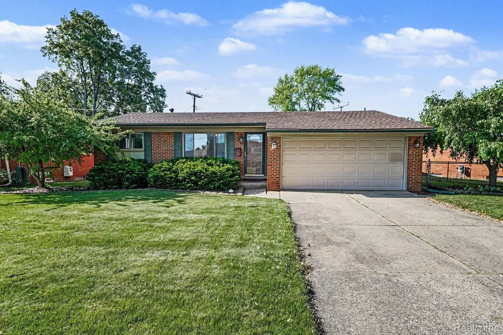 39227 Farmhill Drive Sterling Heights City MI 48313