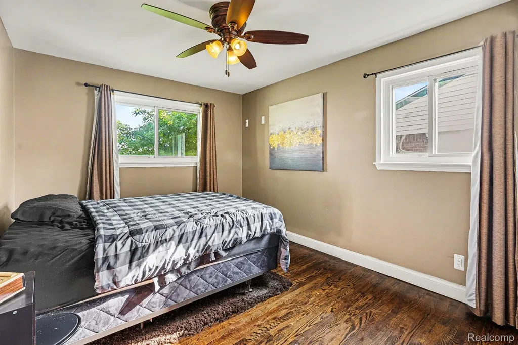 39227 Farmhill Drive Sterling Heights City MI 48313