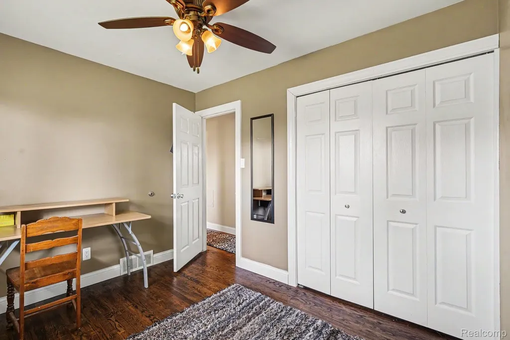 39227 Farmhill Drive Sterling Heights City MI 48313