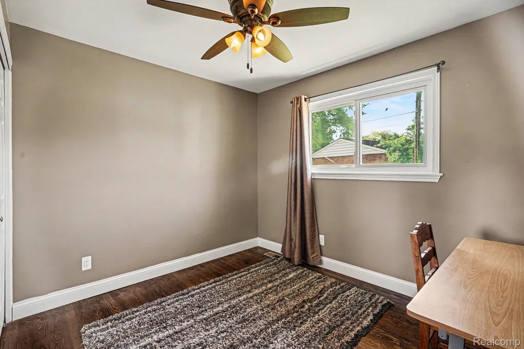 39227 Farmhill Drive Sterling Heights City MI 48313