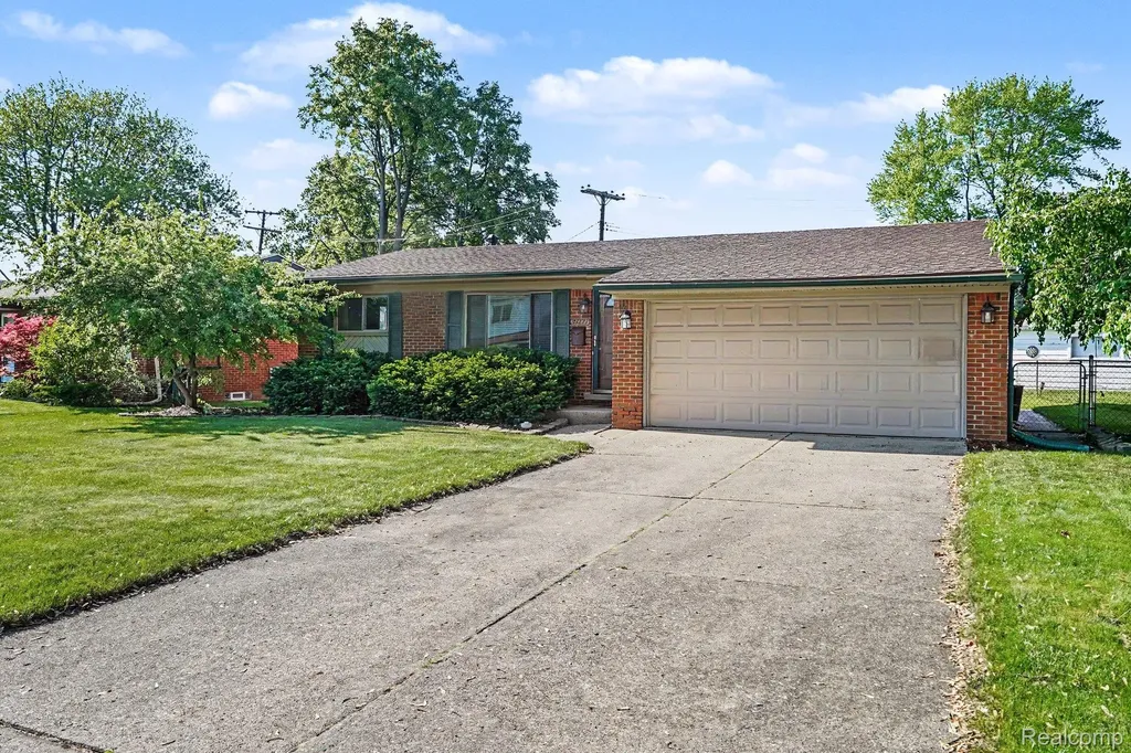 39227 Farmhill Drive Sterling Heights City MI 48313
