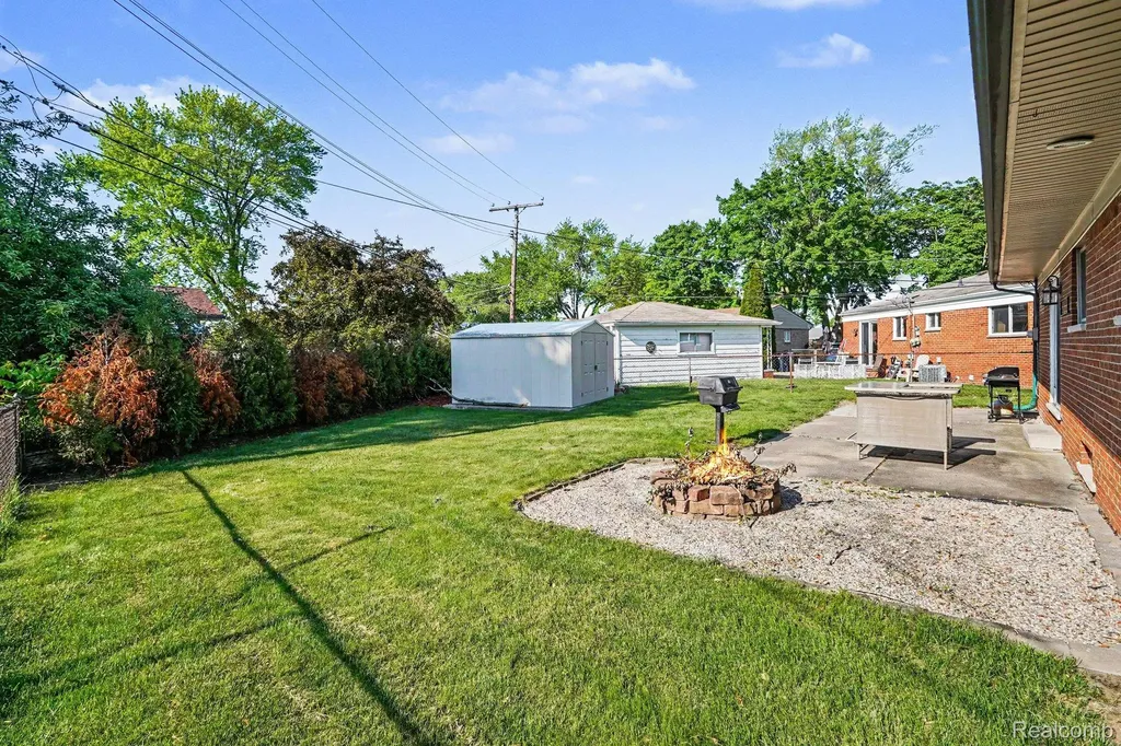39227 Farmhill Drive Sterling Heights City MI 48313