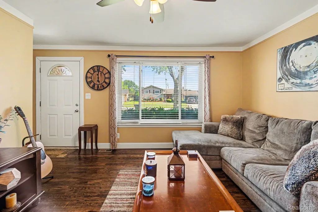 39227 Farmhill Drive Sterling Heights City MI 48313