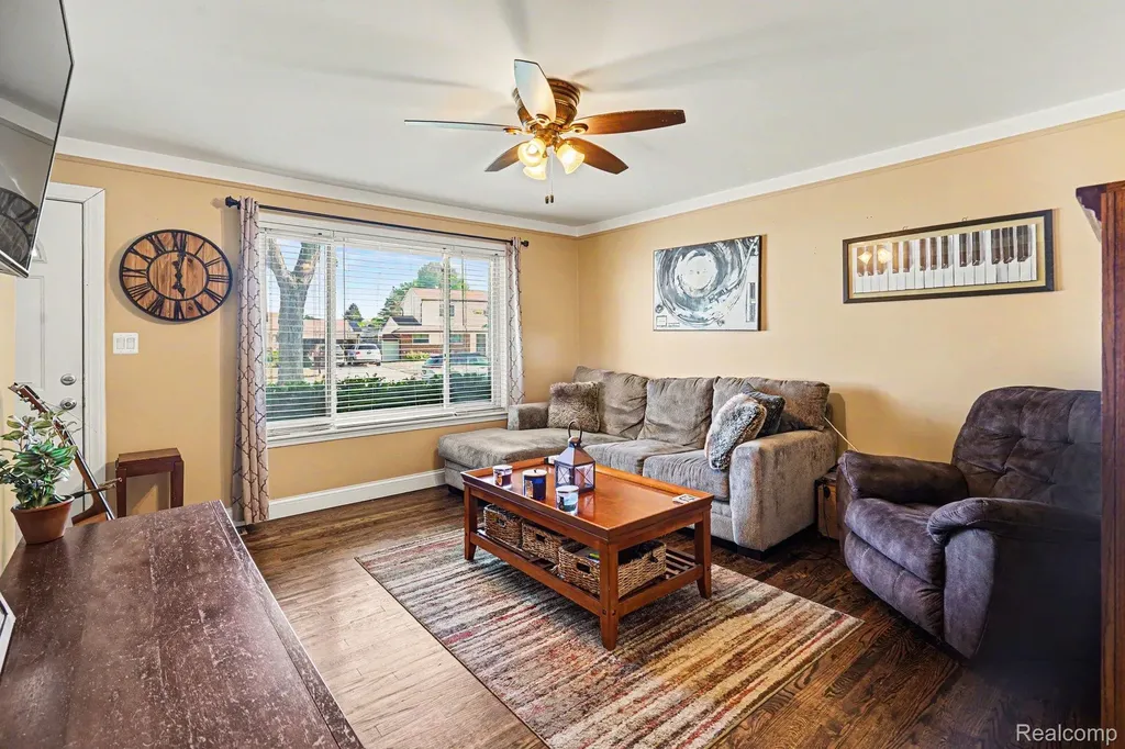 39227 Farmhill Drive Sterling Heights City MI 48313