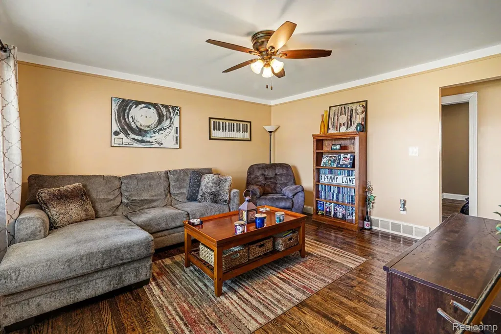 39227 Farmhill Drive Sterling Heights City MI 48313