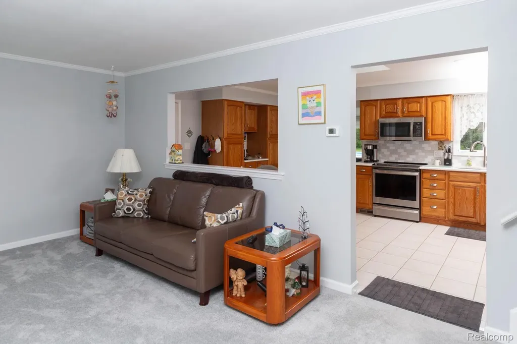 9026 Woodside Road Salem Township MI 48167