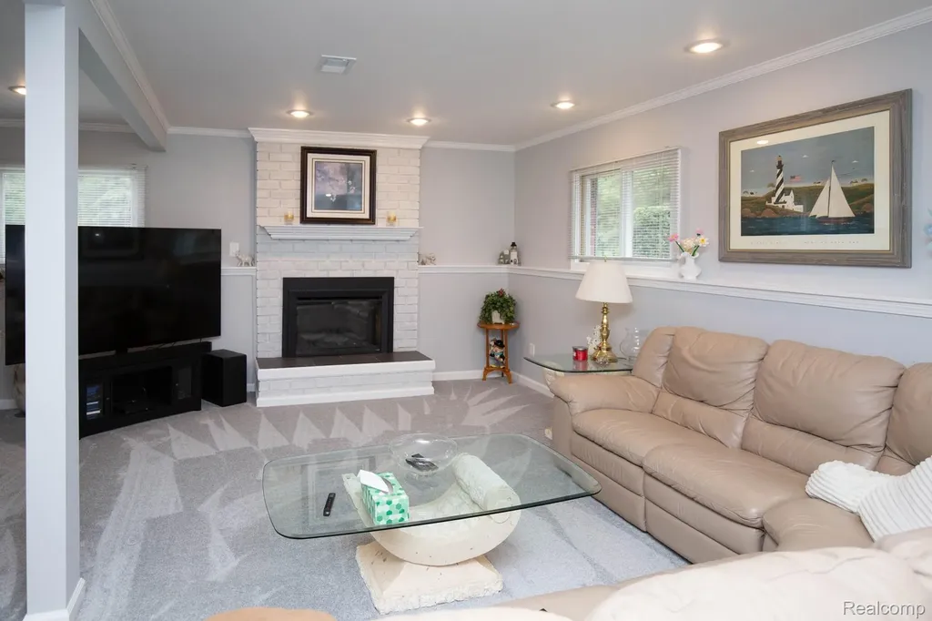 9026 Woodside Road Salem Township MI 48167