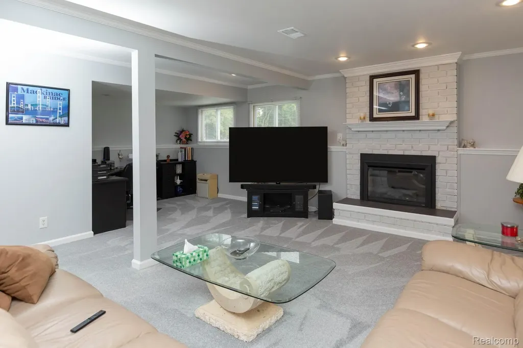 9026 Woodside Road Salem Township MI 48167
