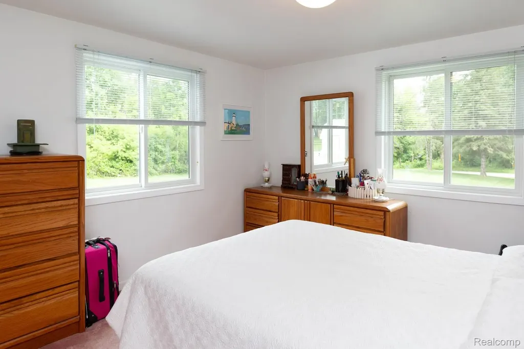 9026 Woodside Road Salem Township MI 48167