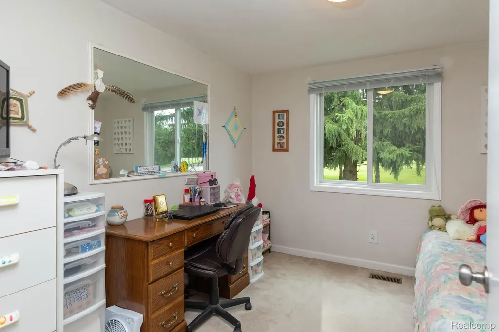 9026 Woodside Road Salem Township MI 48167