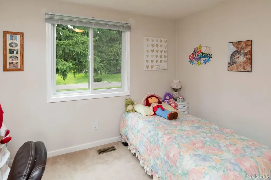9026 Woodside Road Salem Township MI 48167