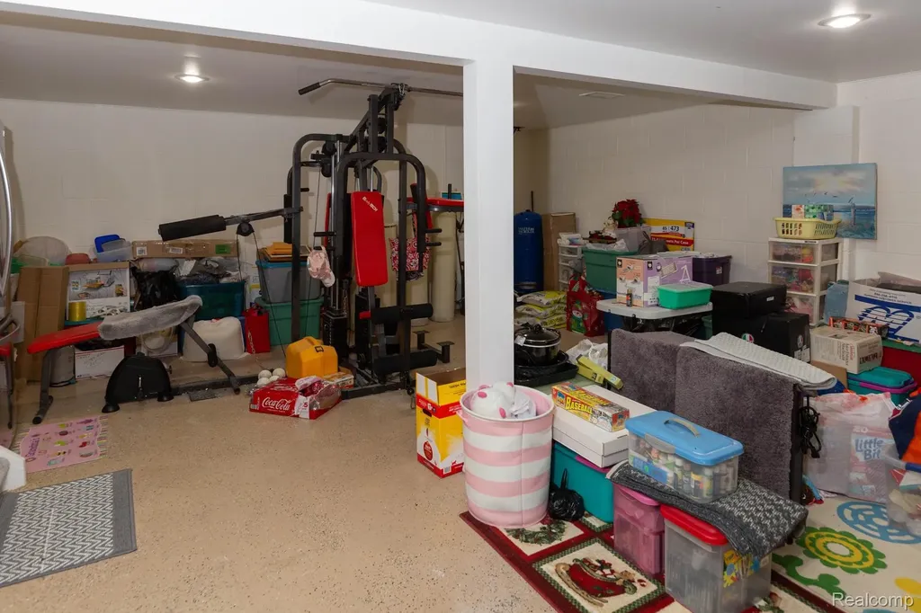 9026 Woodside Road Salem Township MI 48167