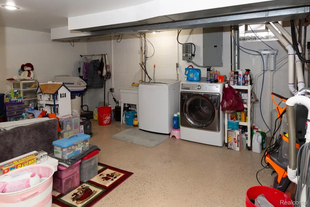 9026 Woodside Road Salem Township MI 48167