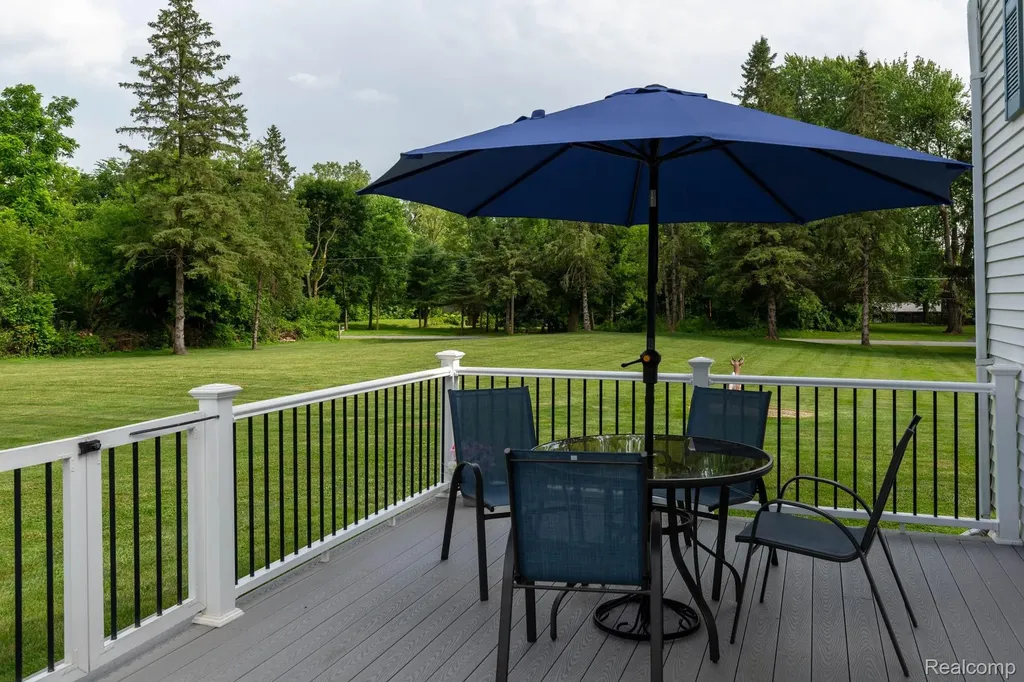 9026 Woodside Road Salem Township MI 48167