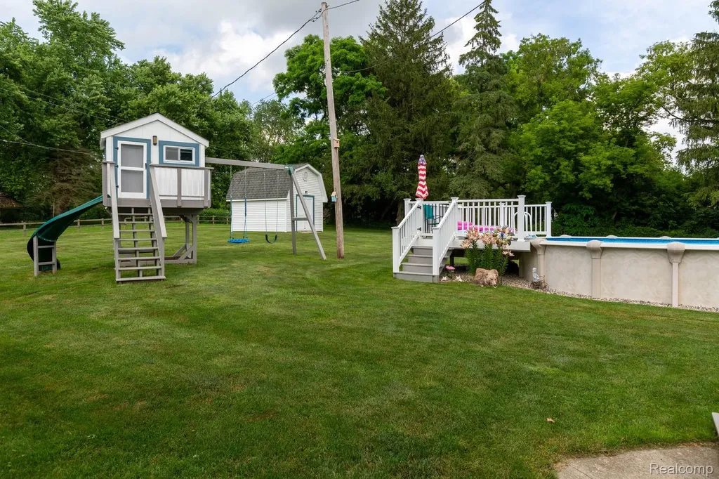 9026 Woodside Road Salem Township MI 48167