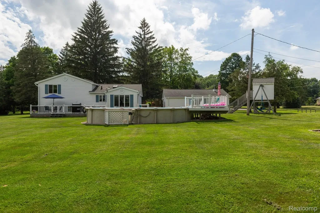 9026 Woodside Road Salem Township MI 48167