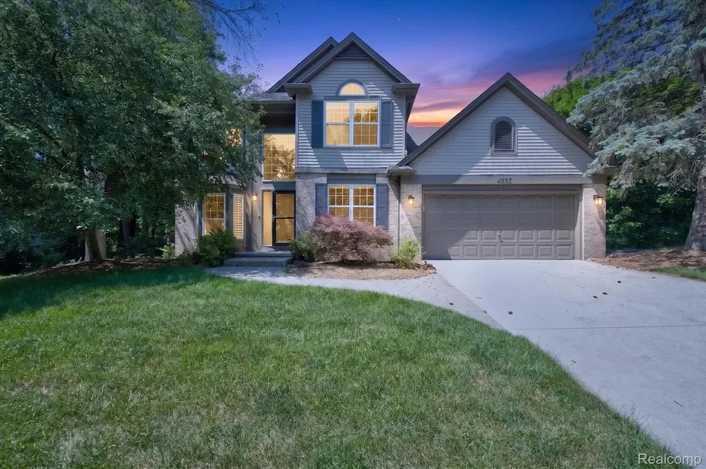 4895 Greenview Drive Commerce Charter Township MI 48382