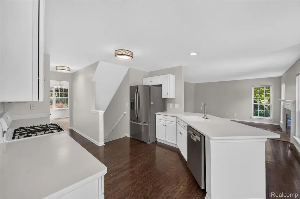 4895 Greenview Drive Commerce Charter Township MI 48382