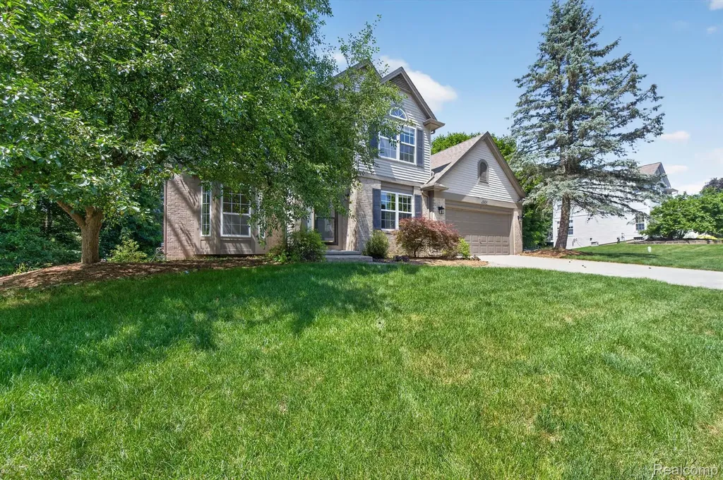 4895 Greenview Drive Commerce Charter Township MI 48382